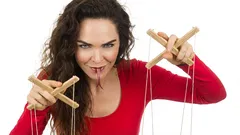 3 znaky, že s vámi manipulují – i když na vás nikdo nekřičí