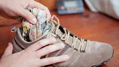 Jak funguje starý trik s novinami a proč je skutečně účinný