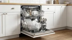 Všechno se umylo, ale proč to není čisté: v čem je háček u myčky nádobí